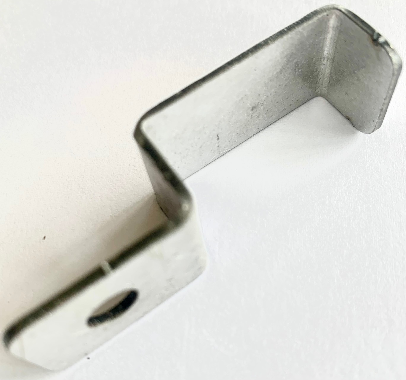 319298  MAIN DOOR MAGNET BRACKET
